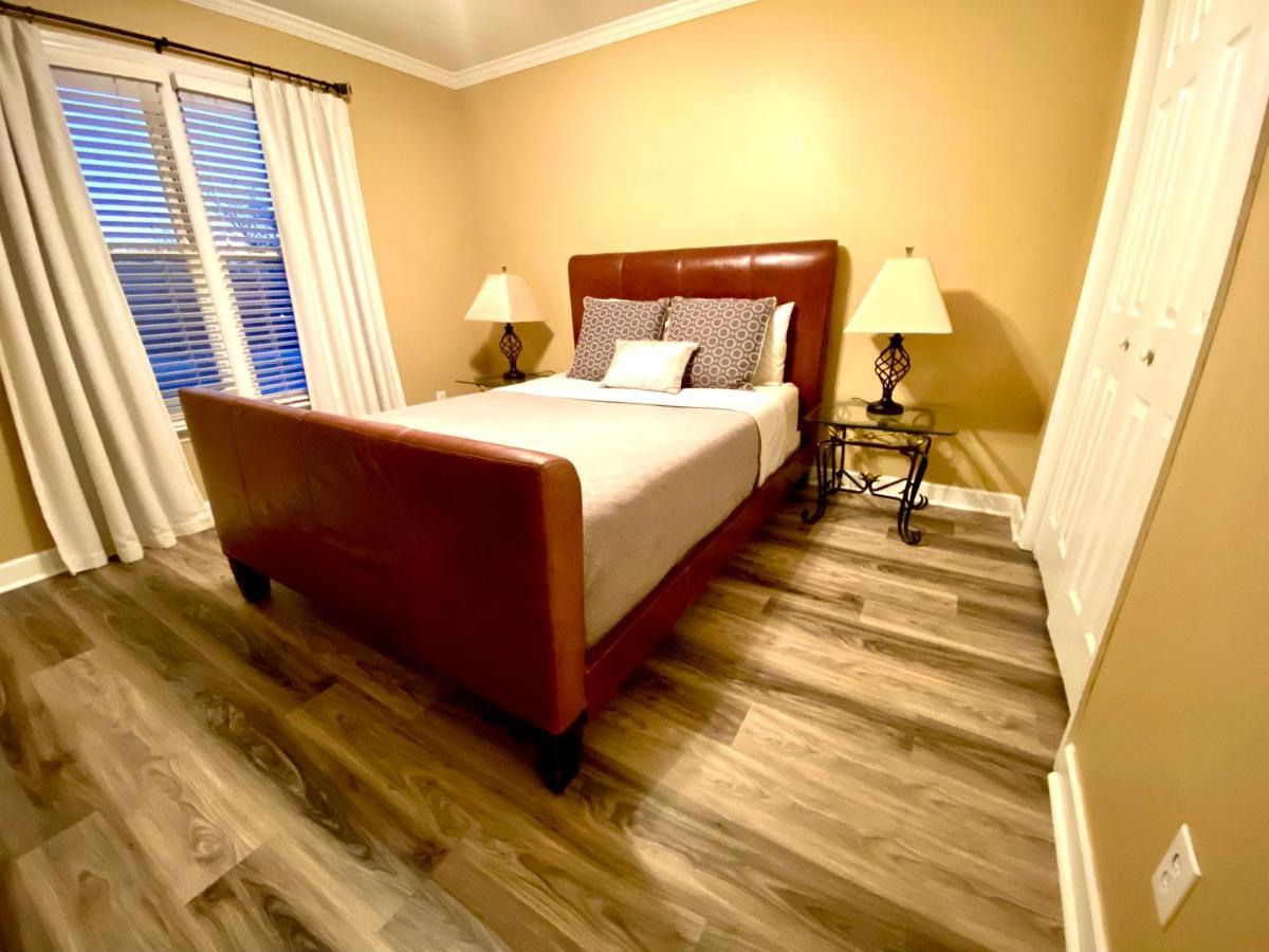 رالي Trendy 2Bed 2 Bath Villa In The Village With King Bed المظهر الخارجي الصورة