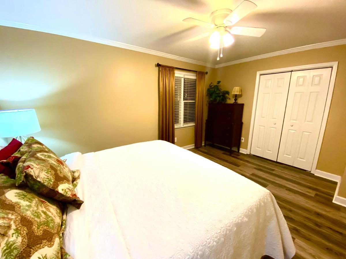 رالي Trendy 2Bed 2 Bath Villa In The Village With King Bed المظهر الخارجي الصورة